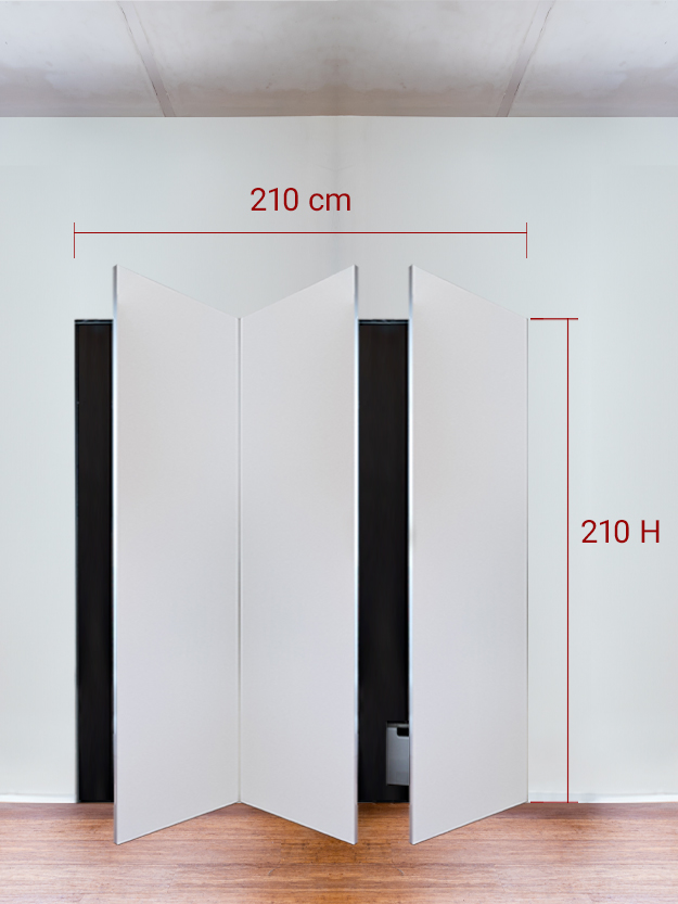 Armadio filomuro a 3 ante simmetriche cm 210×210